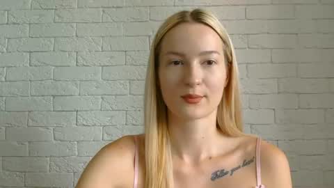 Snapshot of alice_sweet_01 chatting on July 12, 8:05 am Alice online show from July 12, 8:05 am