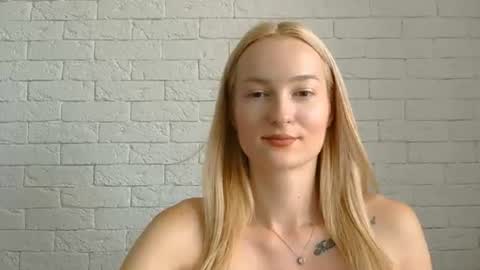 Snapshot of alice_sweet_01 chatting on July 25, 11:30 am Alice online show from July 25, 11:30 am