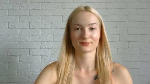 Snapshot of alice_sweet_01 chatting on July 27, 11:17 am Alice online show from July 27, 11:17 am