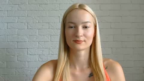 Snapshot of alice_sweet_01 chatting on July 28, 7:26 am Alice online show from July 28, 7:26 am