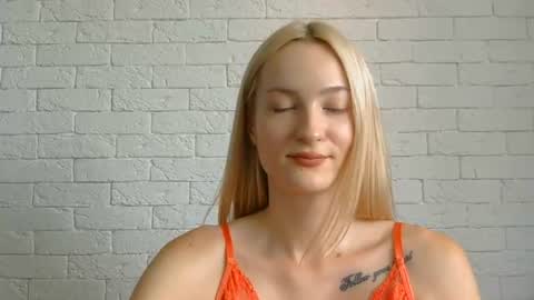 Snapshot of alice_sweet_01 chatting on August 7, 10:28 am Alice online show from August 7, 10:28 am