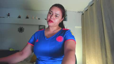 Snapshot of alice_thompsonx chatting on June 24, 12:53 am Alice thompsonx online show from June 24, 12:53 am