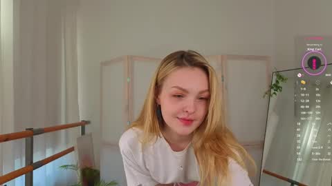 Snapshot of alice_tucci chatting on May 23, 4:00 pm Alice online show from May 23, 4:00 pm
