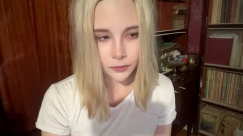 Snapshot of alice_wx chatting on August 9, 5:18 pm alice_wx online show from August 9, 5:18 pm