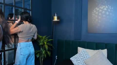 Snapshot of aliceandsia chatting on November 4, 7:24 pm Alice and Asia online show from November 4, 7:24 pm