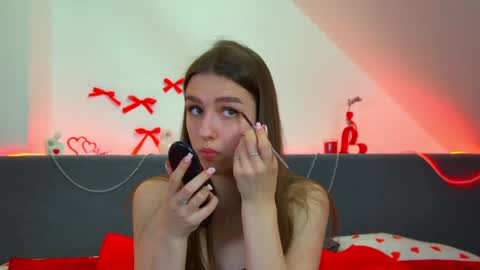 Snapshot of aliceatkin chatting on May 29, 6:33 am Alice online show from May 29, 6:33 am