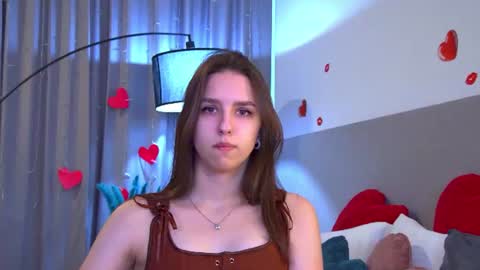 Snapshot of aliceatkin chatting on July 20, 6:17 am Alice online show from July 20, 6:17 am