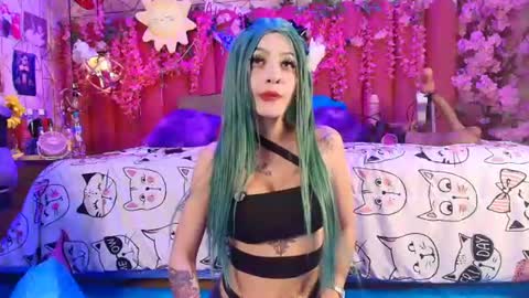 Snapshot of alicebenett_ chatting on July 24, 10:30 pm online show from July 24, 10:30 pm