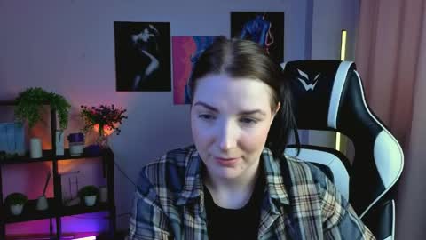 alicechanell online show from April 18, 9:13 am