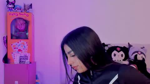 Alice  online show from December 19, 8:49 pm