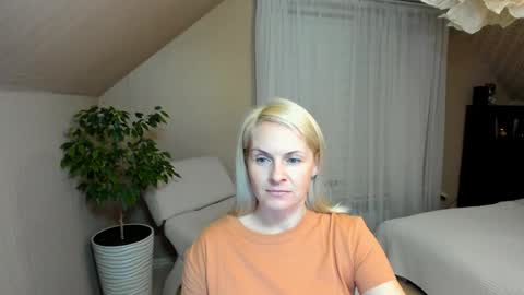 Snapshot of alicee__grace chatting on January 10, 7:32 pm Alicee online show from January 10, 7:32 pm