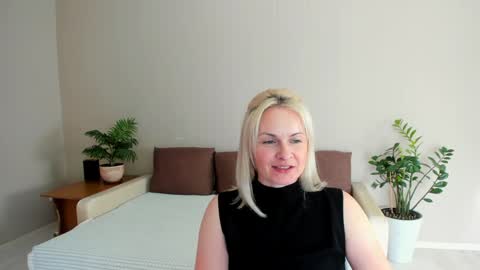 Snapshot of alicee__grace chatting on January 22, 9:13 am Alicee online show from January 22, 9:13 am