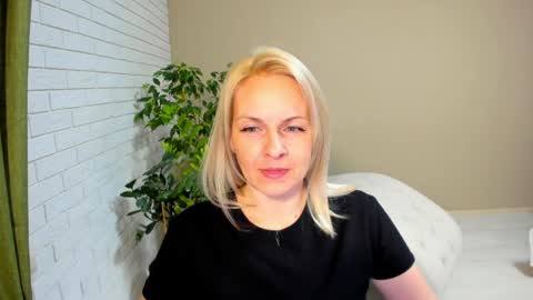 Snapshot of alicee__grace chatting on February 8, 7:05 pm Alicee online show from February 8, 7:05 pm