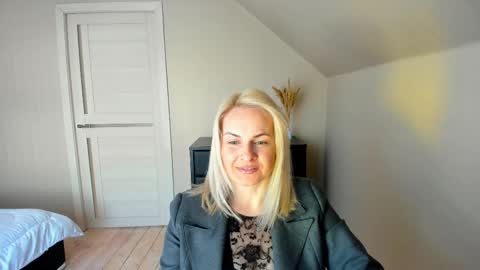 Snapshot of alicee__grace chatting on February 20, 10:37 am Alicee online show from February 20, 10:37 am