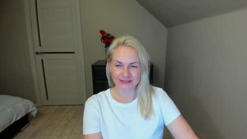 Snapshot of alicee__grace chatting on October 7, 7:00 pm Alicee online show from October 7, 7:00 pm