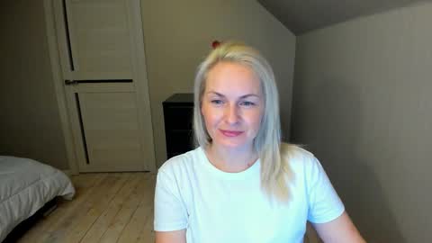 Snapshot of alicee__grace chatting on October 9, 7:23 pm Alicee online show from October 9, 7:23 pm