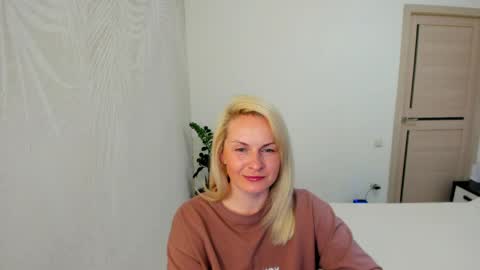Alicee online show from March 29, 7:14 pm