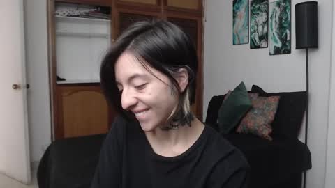 alicee_logan_ online show from November 23, 1:44 pm