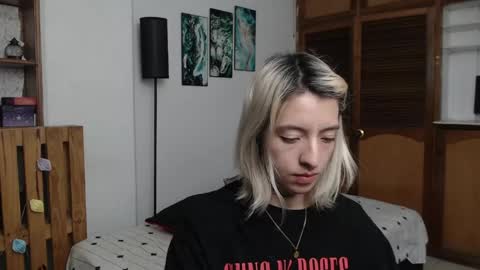 alicee_logan_ online show from May 30, 2:41 am