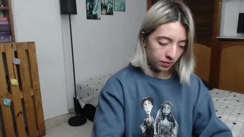 alicee_logan_ online show from June 8, 2:01 am
