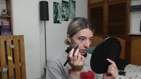 alicee_logan_ online show from June 10, 1:39 am