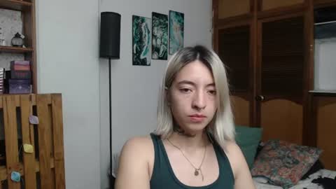 alicee_logan_ online show from June 15, 1:19 am