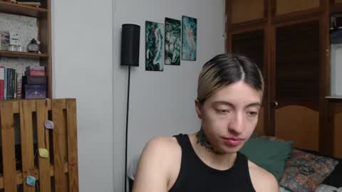Snapshot of alicee_logan_ chatting on June 26, 12:59 am alicee_logan_ online show from June 26, 12:59 am