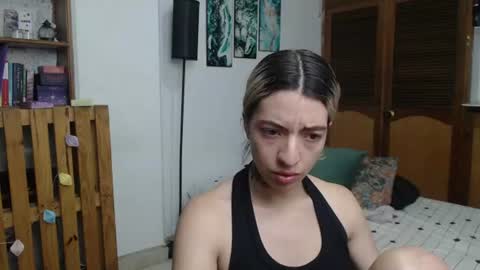 Snapshot of alicee_logan_ chatting on July 2, 1:27 am alicee_logan_ online show from July 2, 1:27 am