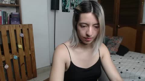 Snapshot of alicee_logan_ chatting on July 5, 4:19 am alicee_logan_ online show from July 5, 4:19 am