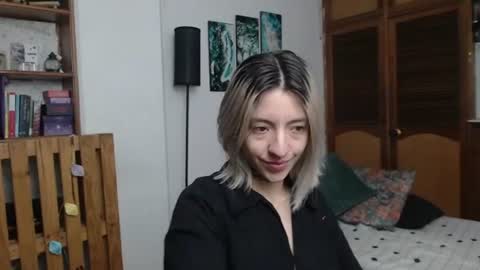 Snapshot of alicee_logan_ chatting on July 6, 1:57 am alicee_logan_ online show from July 6, 1:57 am