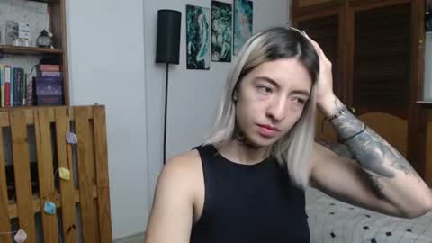 Snapshot of alicee_logan_ chatting on July 21, 1:08 am alicee_logan_ online show from July 21, 1:08 am