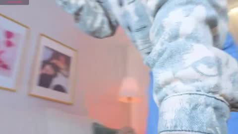Snapshot of alicee_milf_ chatting on May 6, 7:19 pm Aleja online show from May 6, 7:19 pm