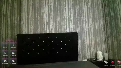 Snapshot of alicee_moonn chatting on May 25, 8:37 pm alicee_moonn online show from May 25, 8:37 pm