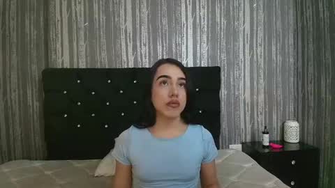 Snapshot of alicee_moonn chatting on May 31, 4:47 pm alicee_moonn online show from May 31, 4:47 pm