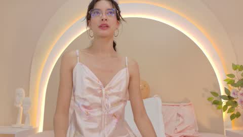 alice online show from November 14, 4:49 pm