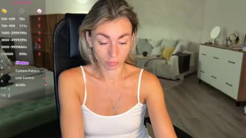 Snapshot of aliceevan chatting on August 1, 1:49 am Daniella online show from August 1, 1:49 am