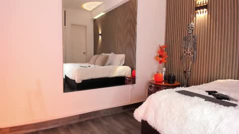 Alice  online show from October 24, 4:20 am