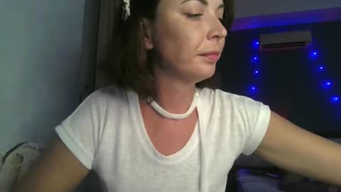 Snapshot of alicehoney_ chatting on April 4, 11:18 am alicehoney_ online show from April 4, 11:18 am