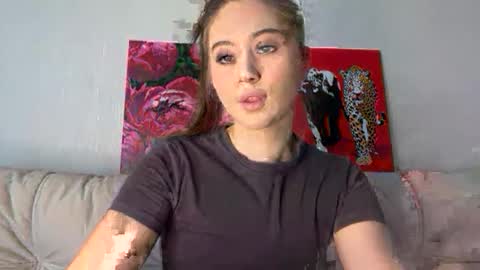 Snapshot of aliceinlustland chatting on May 14, 12:34 pm aliceinlustland online show from May 14, 12:34 pm