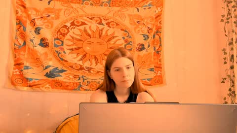Alice online show from April 8, 5:18 am