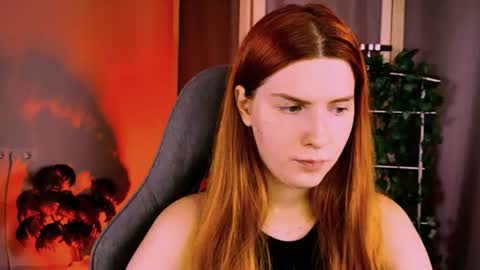 Snapshot of aliceinredsquare_ chatting on July 2, 5:24 am Alice online show from July 2, 5:24 am
