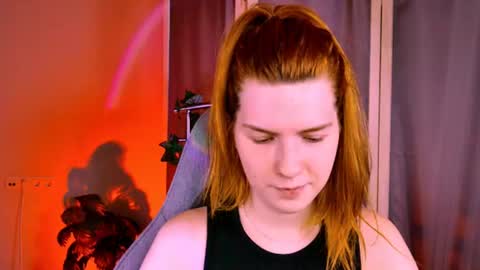 Snapshot of aliceinredsquare_ chatting on July 10, 5:12 am Alice online show from July 10, 5:12 am