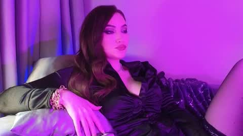 alicejameson online show from November 10, 8:52 pm