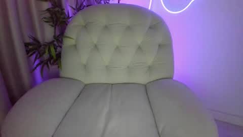 AliceLevine online show from March 13, 5:25 am