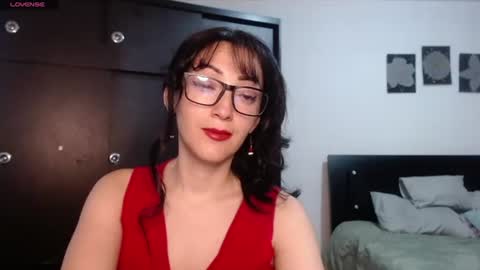 alicelove75 online show from June 26, 10:47 pm