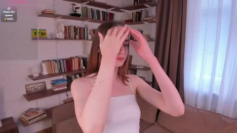 Snapshot of alicemelison chatting on June 7, 8:51 am Serena online show from June 7, 8:51 am