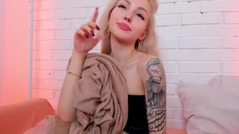 alicemonro online show from December 4, 2:43 am