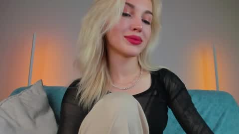 Snapshot of alicemonro chatting on May 29, 1:47 am alicemonro online show from May 29, 1:47 am