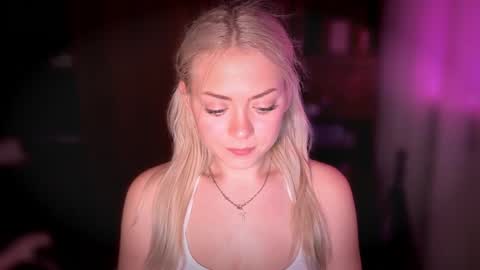 Snapshot of aliceoceaneyes chatting on October 30, 4:52 pm aliceoceaneyes online show from October 30, 4:52 pm