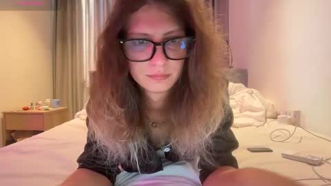 AlicePinkhead online show from April 17, 9:01 am